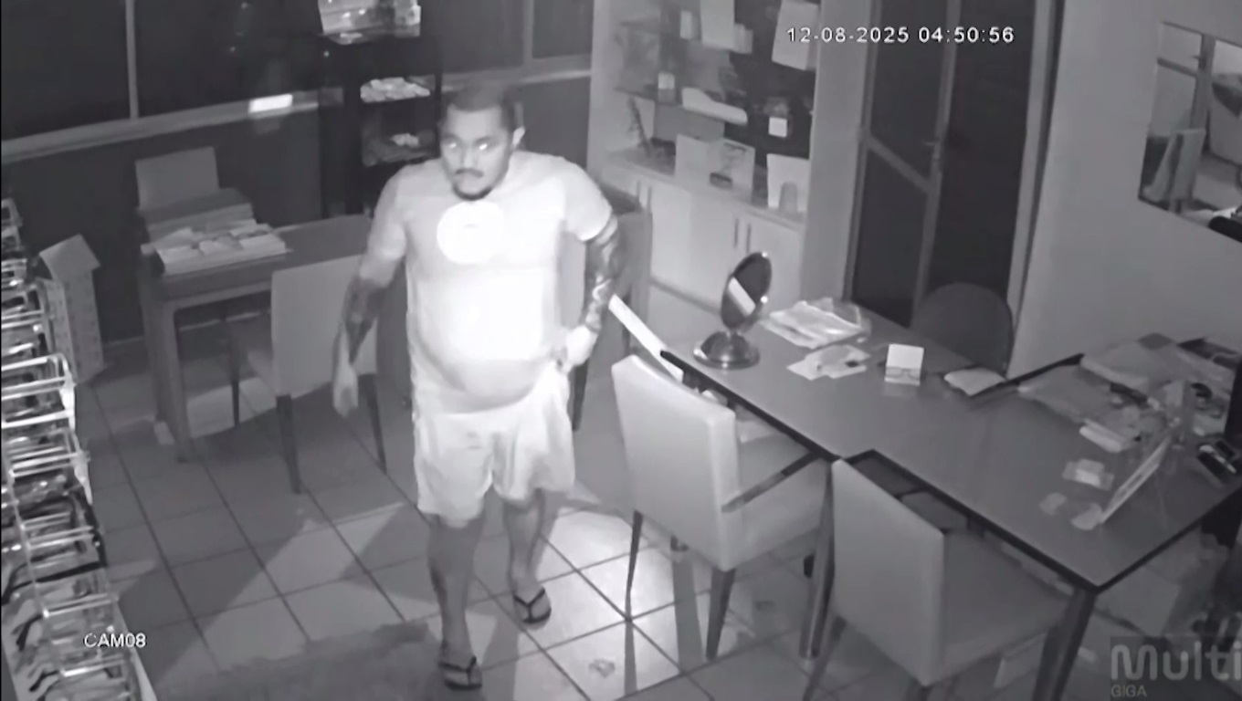 Homem é preso em Horizonte/CE após ser flagrado furtando ótica no Centro de Fortaleza