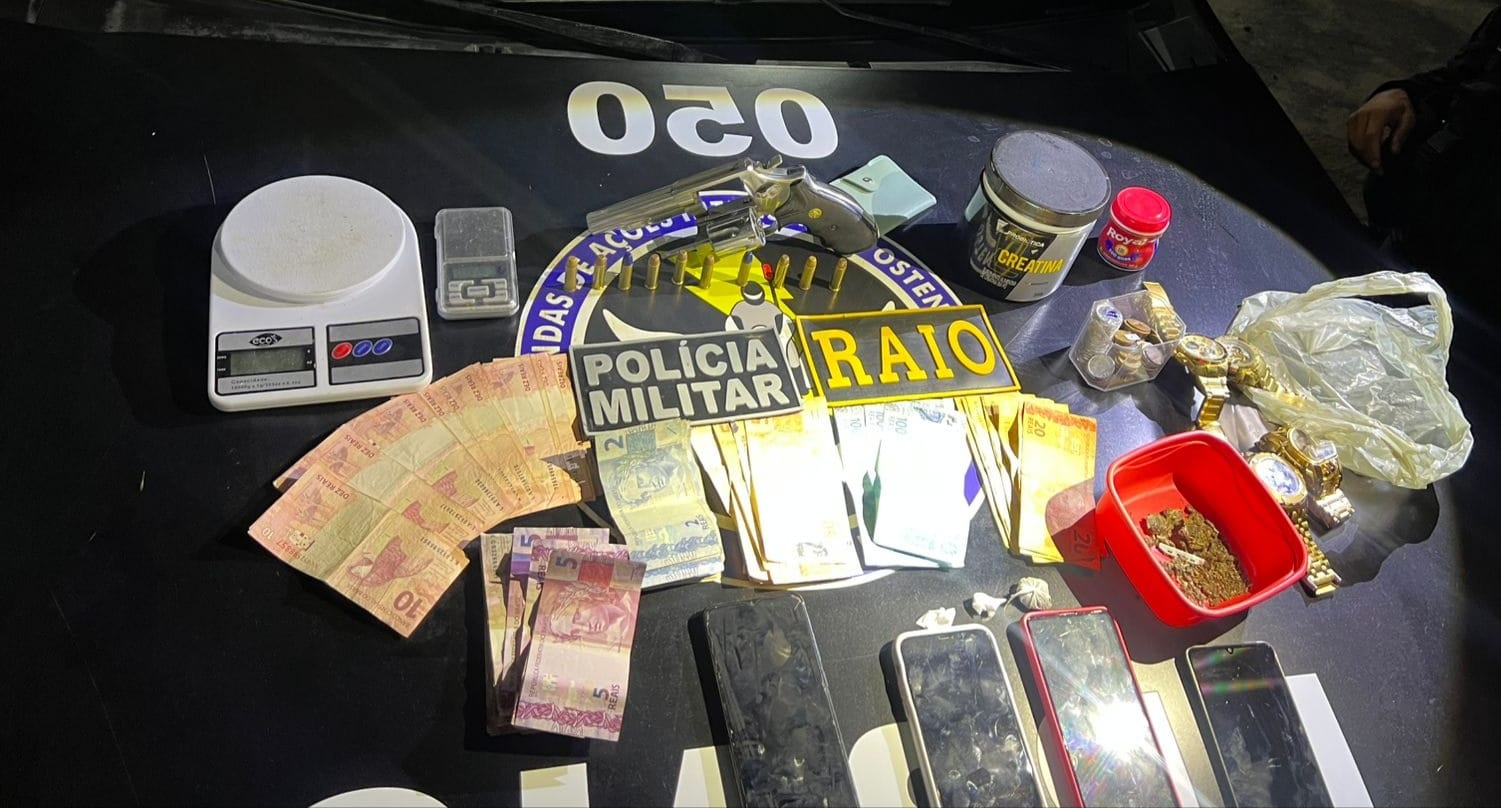 Adolescente é detida em Mombaça/CE por ter arma e drogas em casa; material seria do namorado dela