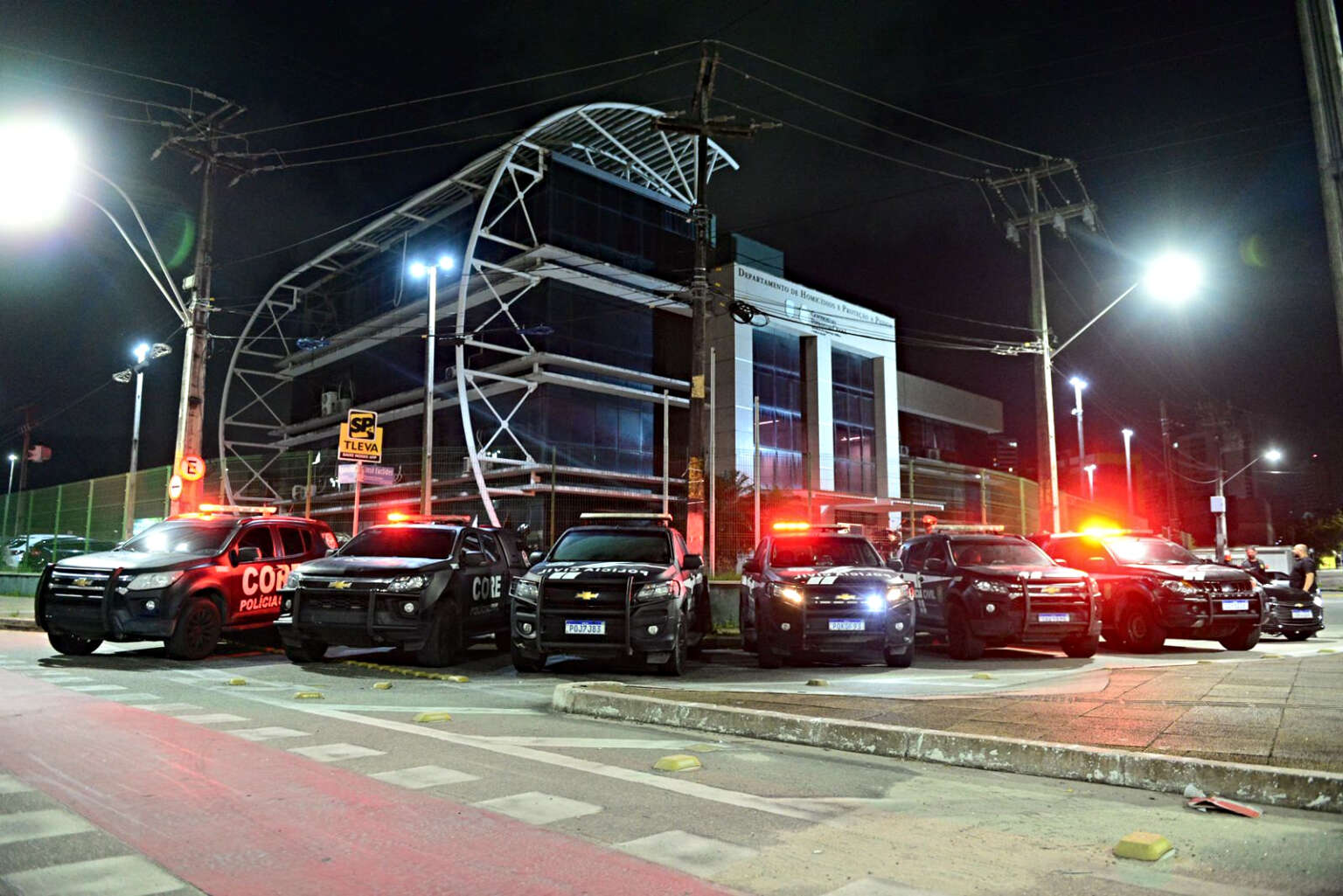 Homem é preso em flagrante por envolvimento em homicídio no bairro João XXIII, em Fortaleza