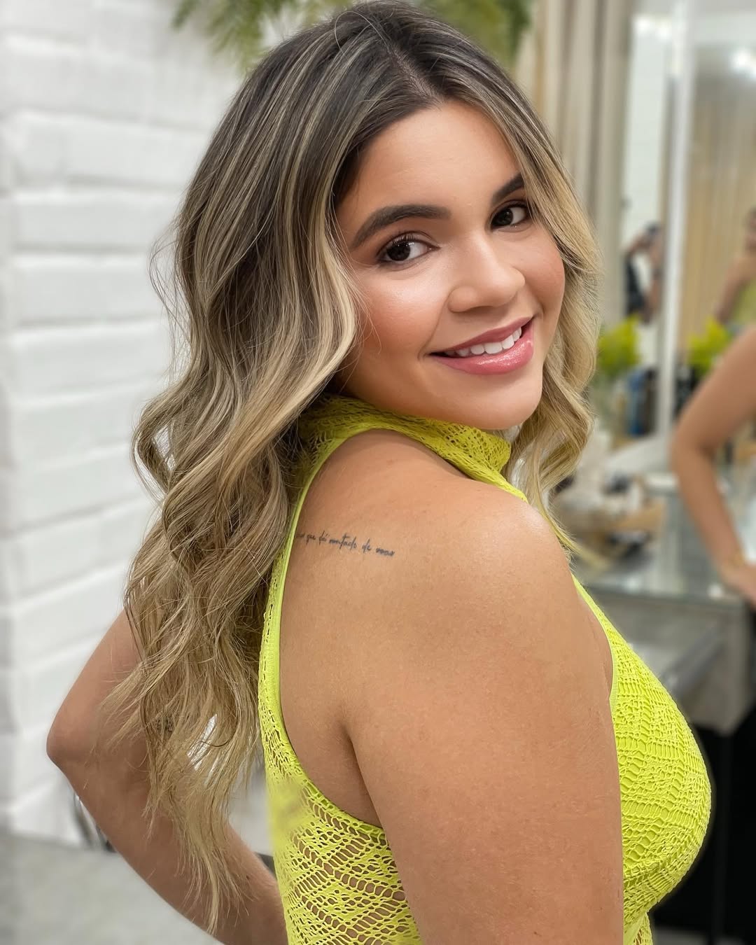 Morre a jornalista Júlia Ionele, aos 31 anos, vítima de câncer