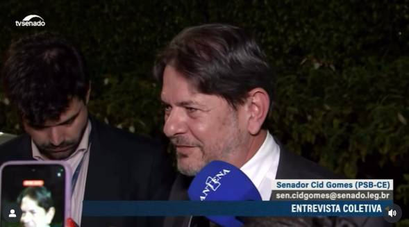Cid Gomes ironiza ocupação bolsonarista e diz que usaria retroescavadeira no Senado