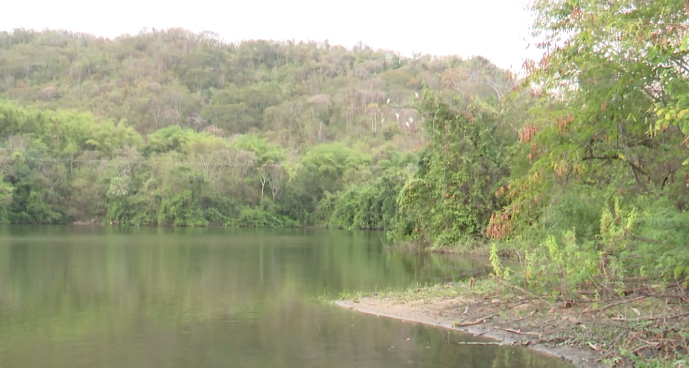 Jovem é morto a tiros após conhecidos o chamarem para ir a açude em Guaiúba, no Ceará