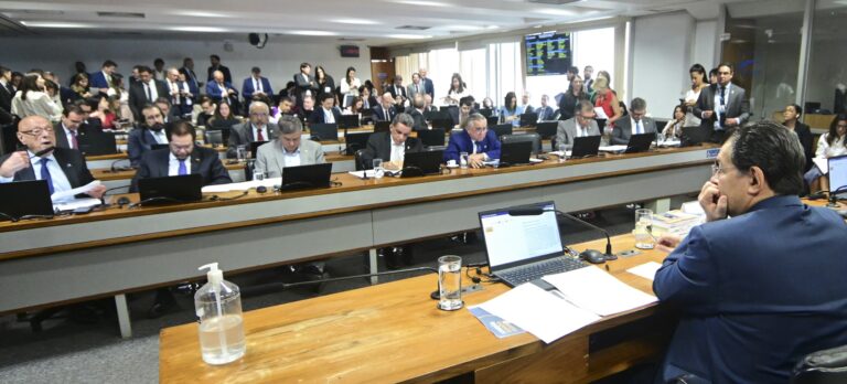 CCJ do Senado vota nesta quarta-feira (24) parecer à PEC da Blindagem; entenda