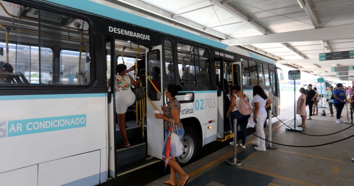 Prefeitura afirma que suspensão de linhas de ônibus em Fortaleza foi decisão das empresas sem consulta à Etufor