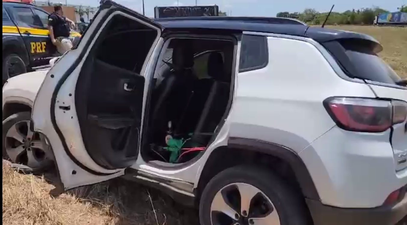 Após perseguição policial, criminosos são presos com produtos furtados de residências no Ceará