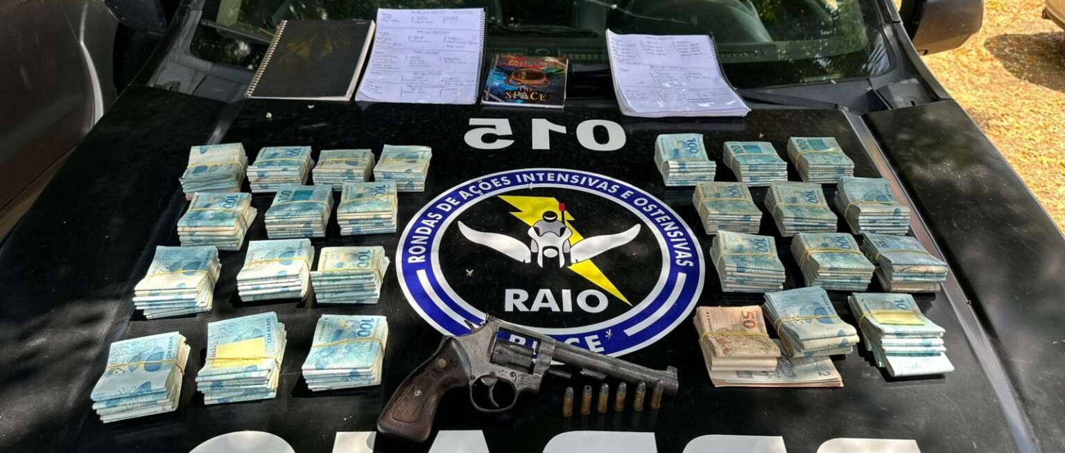 Agiota é preso em Quixeramobim/CE após ameaçar devedores com revólver e reter cartões bancários