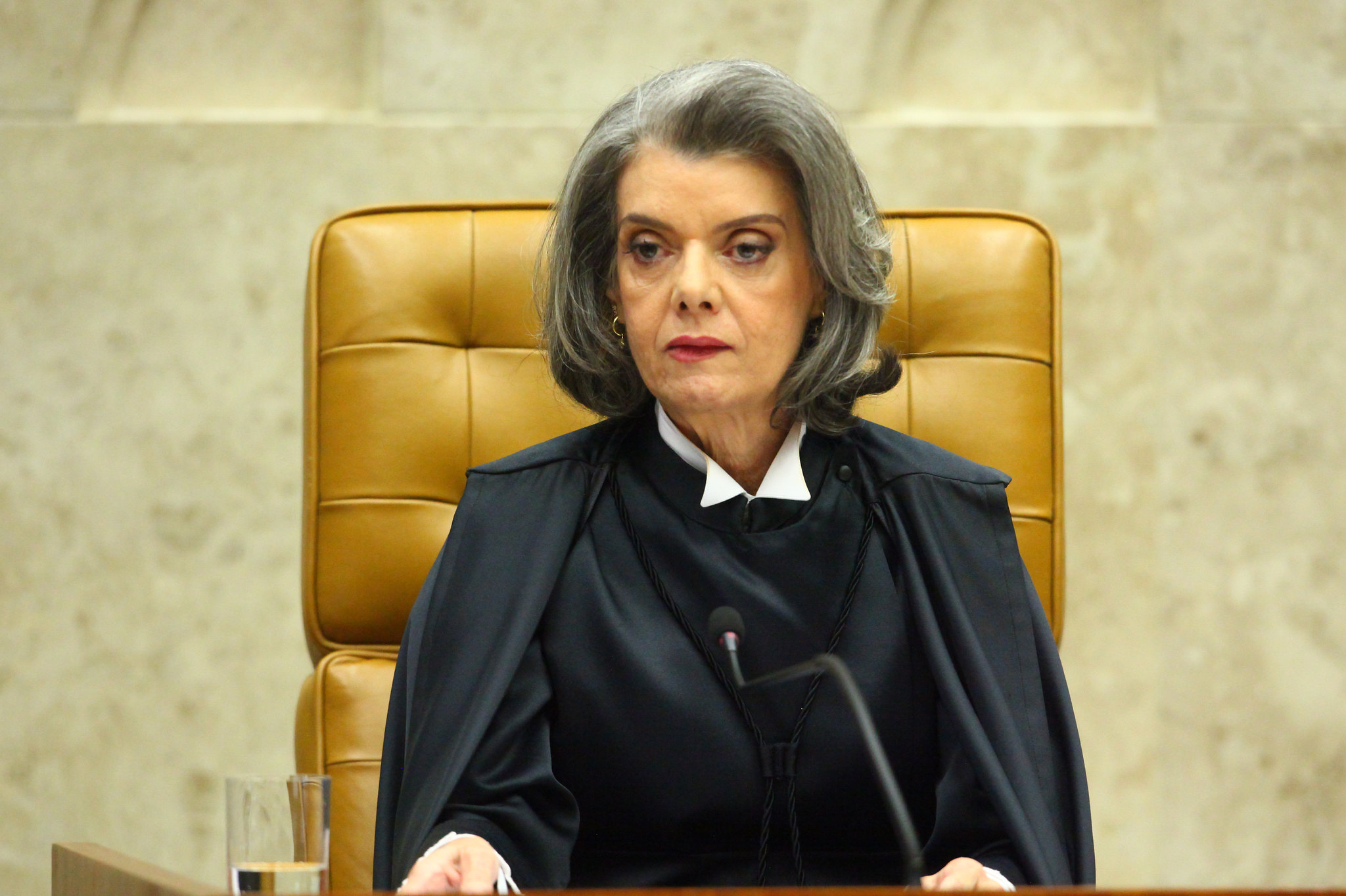 Voto de Cármen Lúcia nesta quinta (11) deve formar maioria para condenar Bolsonaro no STF