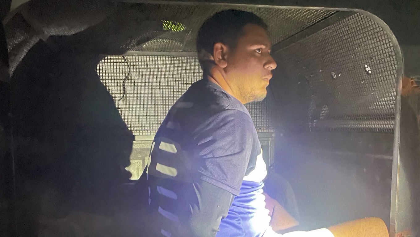 "Lojinha" de cocaína é desmantelada em Pacajus/CE e homem é preso após xingar policiais