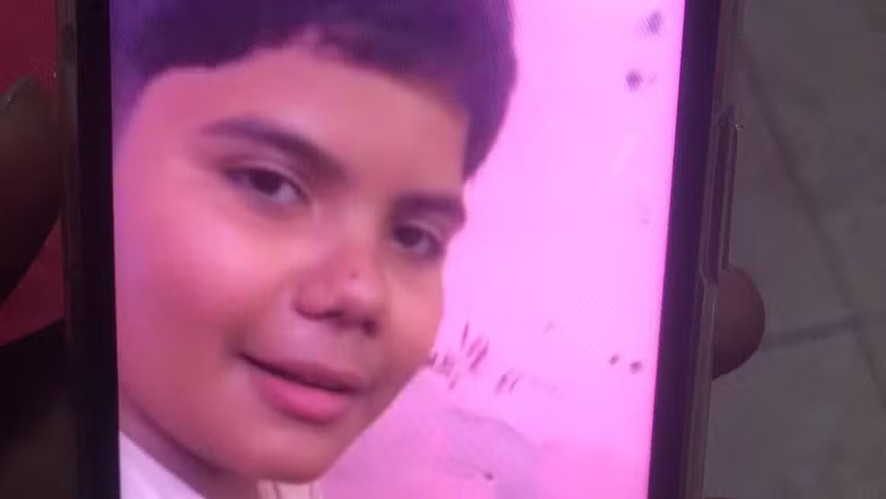 Adolescente de 14 anos é assassinado a tiros enquanto caminhava em Pacatuba