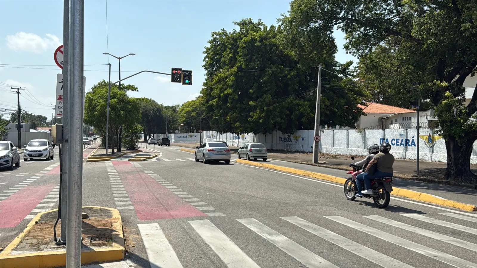 AMC altera semáforo em cruzamento da Av. Borges de Melo com Av. Aguanambi para melhorar fluidez do trânsito