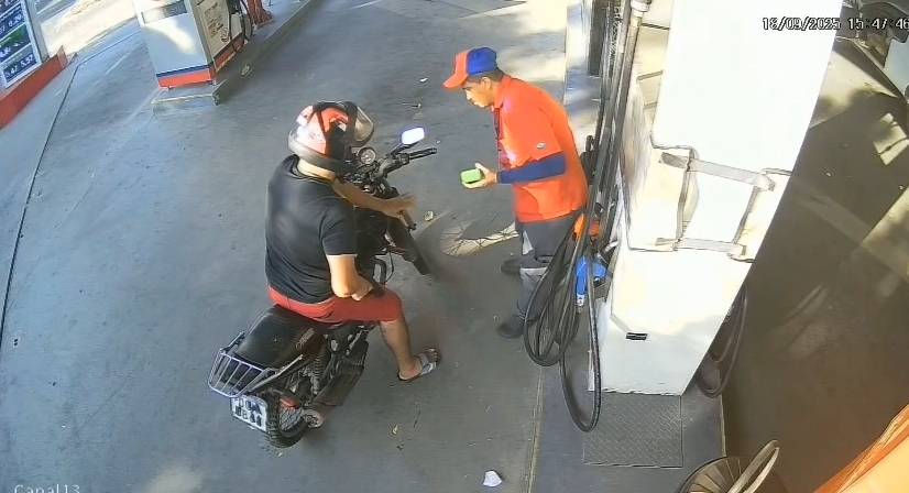 Falso cliente assalta frentista após abastecer motocicleta em posto de combustíveis em Caucaia