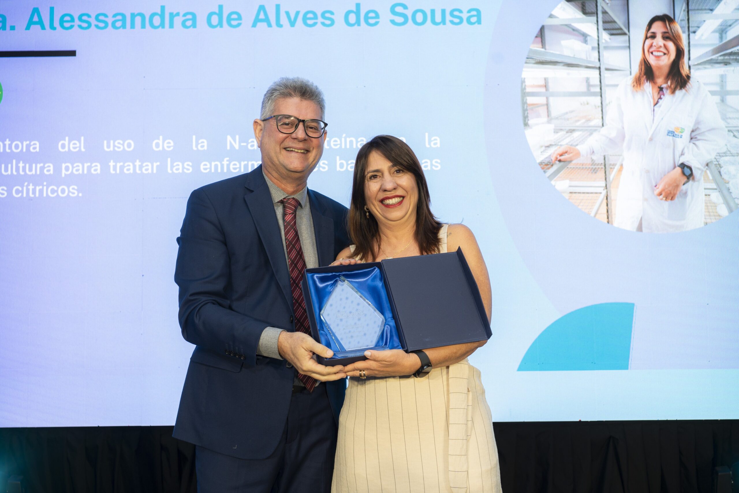 Pesquisadora brasileira ganha prêmio por inovação contra doenças em citros