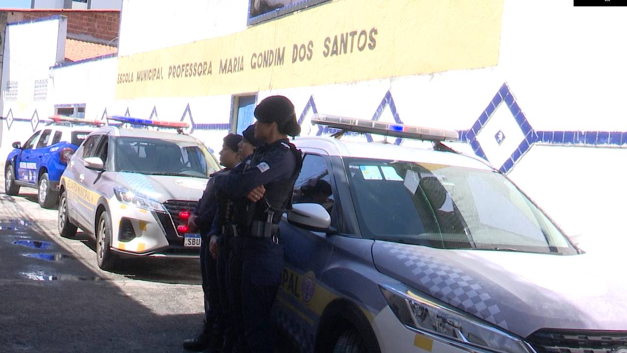 Escolas do bairro Vicente Pinzón, em Fortaleza, retomam aulas presenciais com apoio da Guarda Municipal