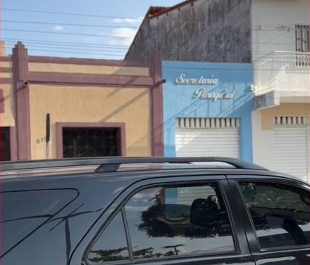 Criminosos invadem igreja em Frecheirinha, fazem padre refém e roubam carro de luxo