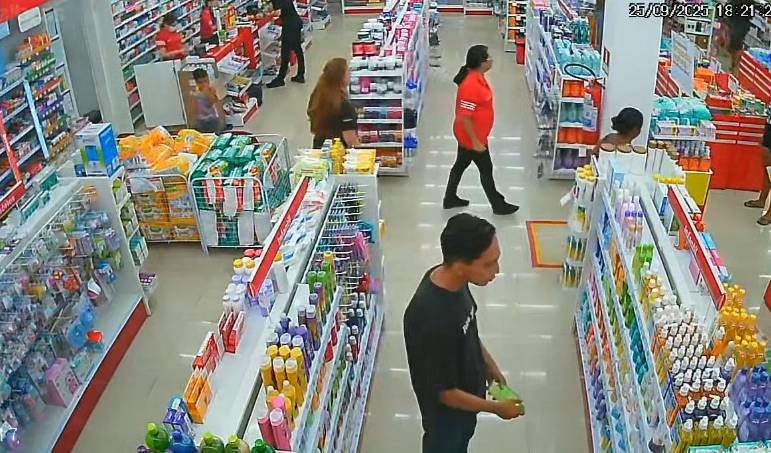 Criminoso furta colônias infantis em farmácia no bairro Maraponga, em Fortaleza