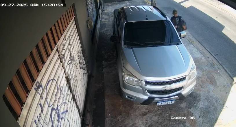 Carro é furtado no bairro Montese, em Fortaleza, e câmeras registram toda a ação