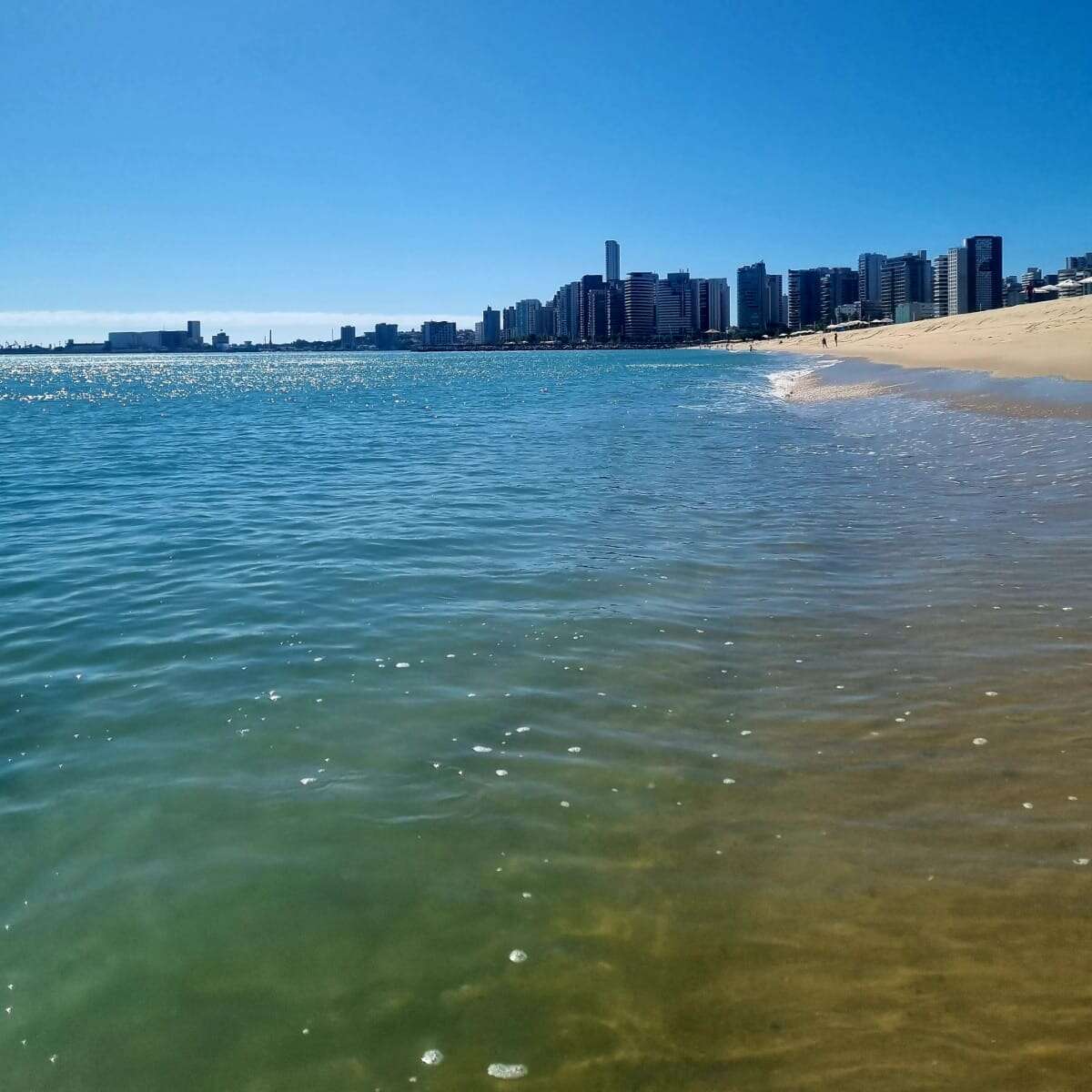 Fortaleza tem 22 trechos de praia próprios para banho neste fim de semana; saiba quais são