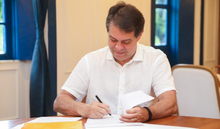 Evandro Leitão antecipa feriado do Dia do Servidor Público para 27 de outubro, segunda-feira