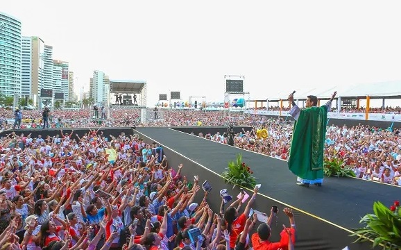Fortaleza recebe neste sábado (25) a 18ª edição do Evangelizar é Preciso, com Padre Reginaldo Manzotti