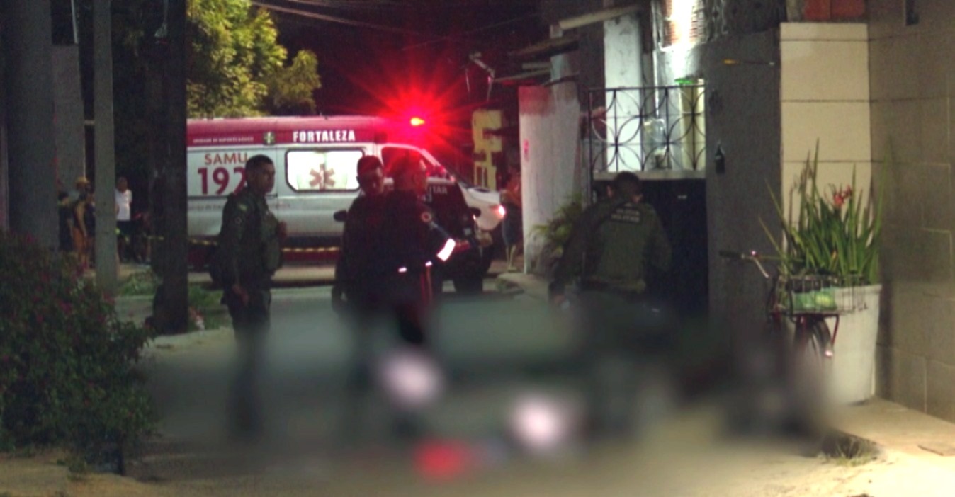 Homem é morto a tiros enquanto pedia para a mãe abrir o portão de casa, em Fortaleza