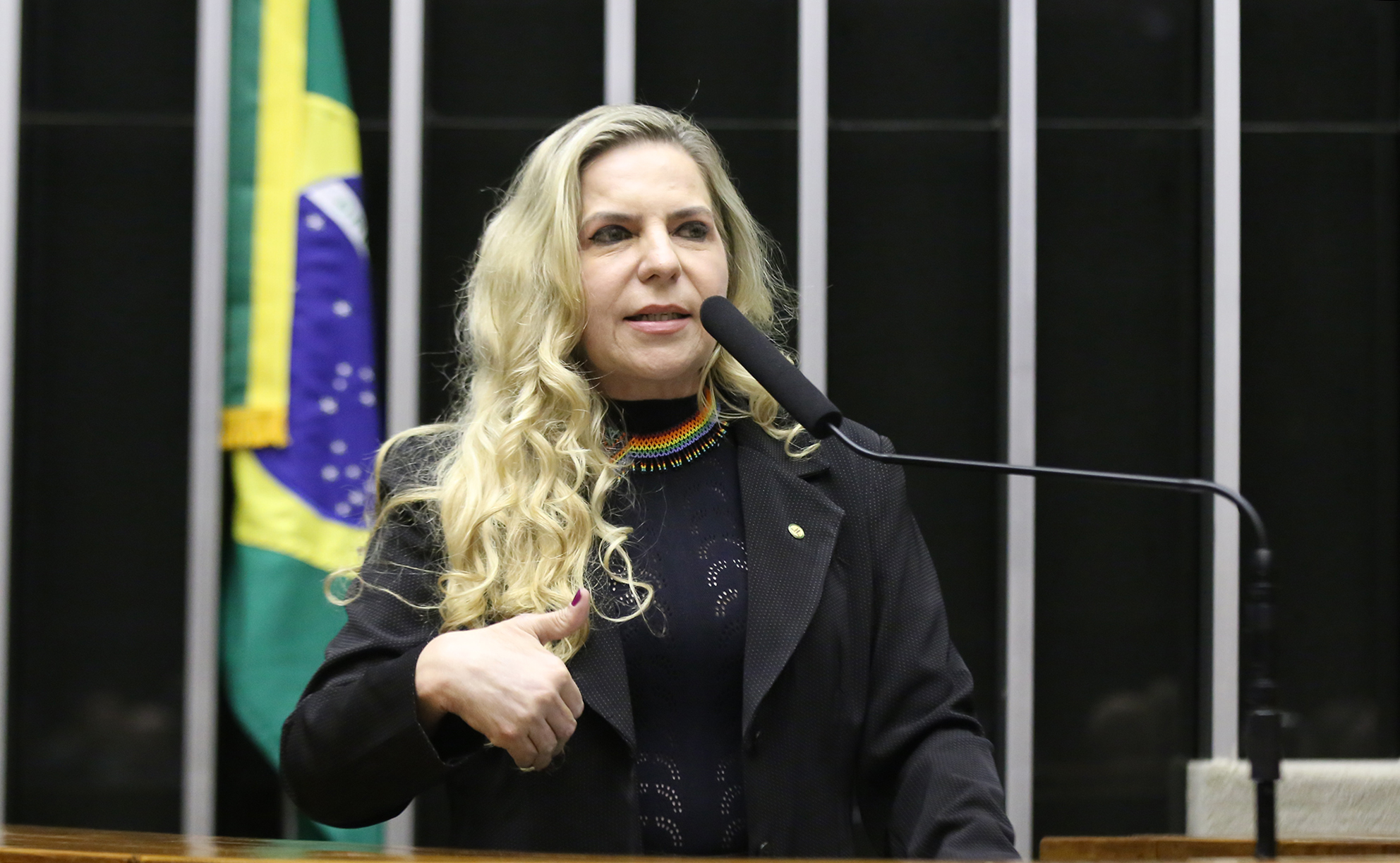 Luizianne Lins desembarca no Brasil nesta quinta-feira (9) após ficar seis dias detida em Israel