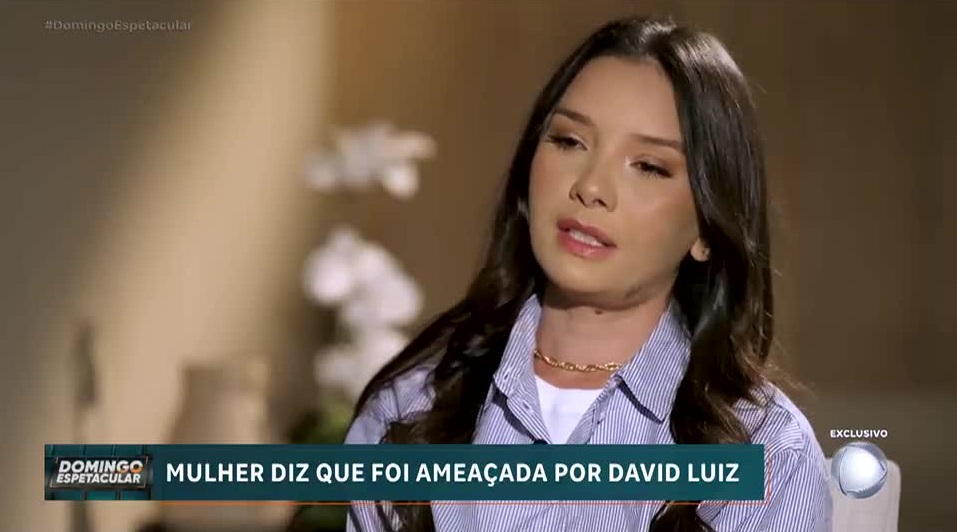 “Estou sendo muito injustiçada”, diz mulher que denunciou David Luiz após fim de investigação da polícia