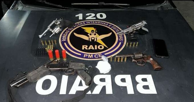 Criminosos são baleados e armas e drogas são apreendidas após confronto com a PM no Ceará