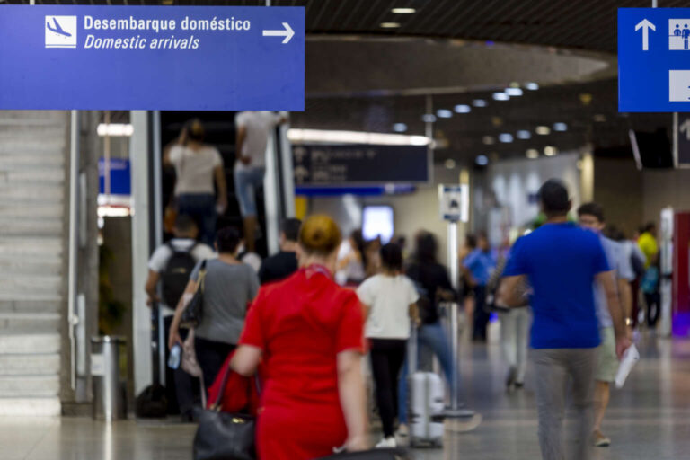 Companhias aéreas terão que explicar mudanças na cobrança de bagagens de mão