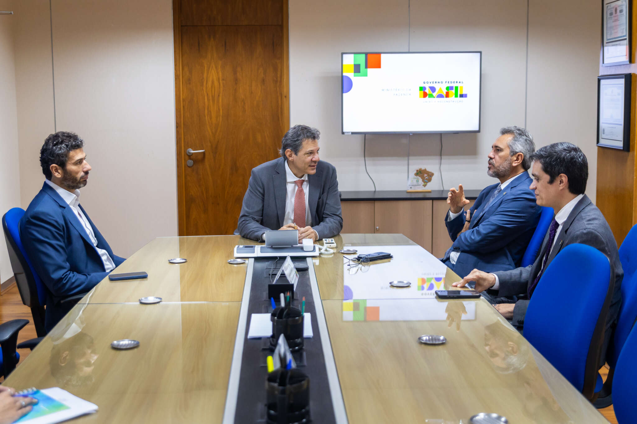 Em Brasília, Elmano se reúne com ministros e busca recursos para infraestrutura e saúde do Ceará