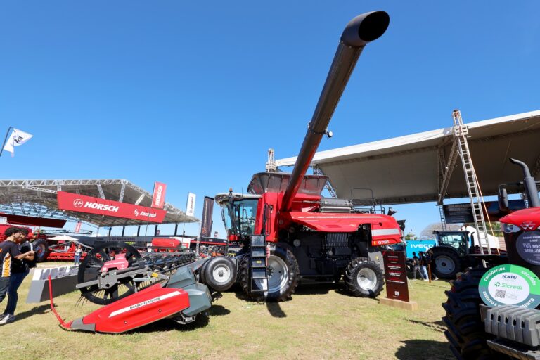 Tarifaço dos EUA freou vendas de máquinas agrícolas em agosto