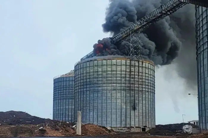 Incêndio atinge silo de soja no sul do Rio Grande do Sul