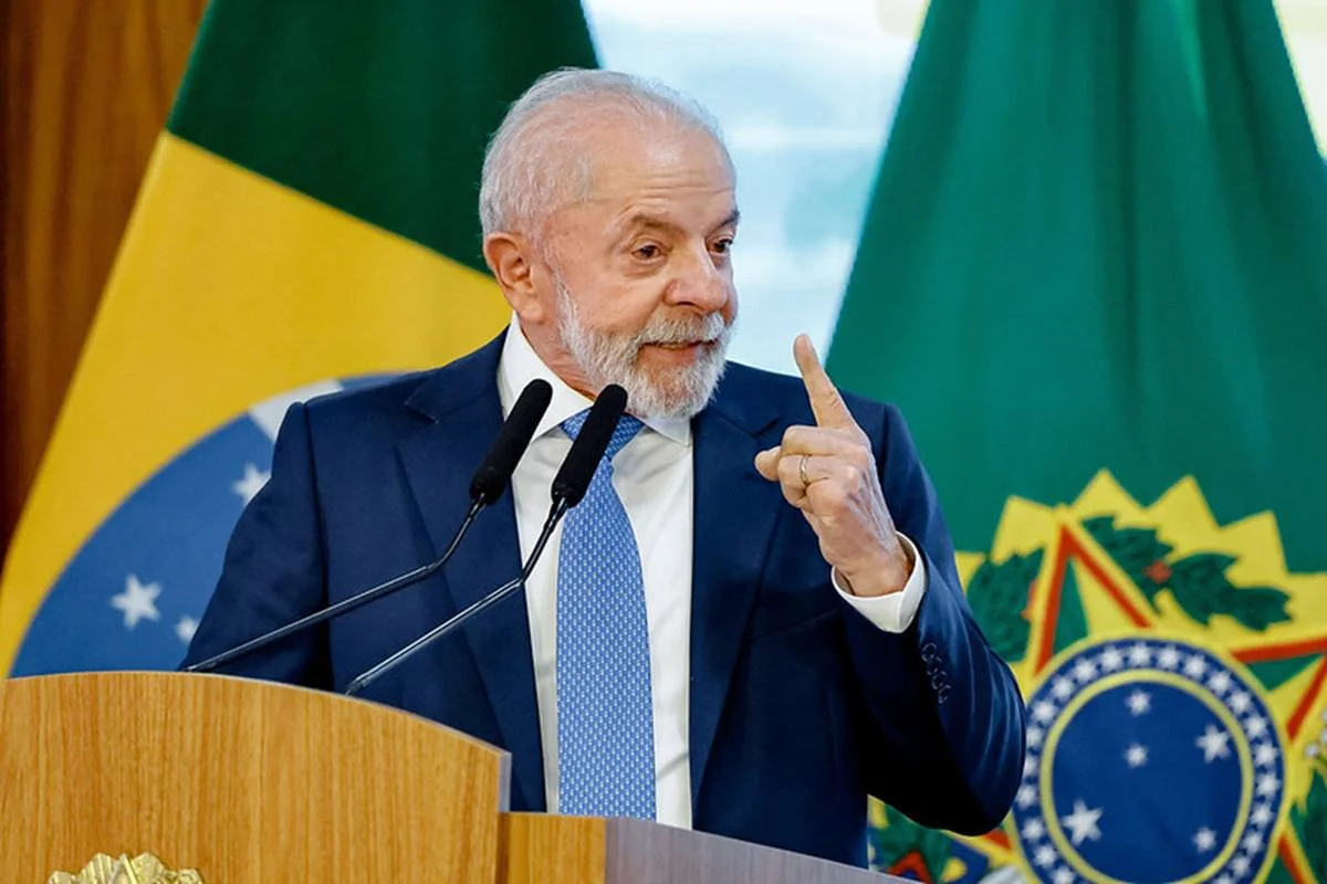 Lula diz ao presidente da Indonésia que vai disputar as eleições em 2026