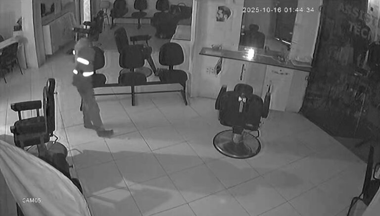 Salão de beleza é furtado no Centro de Fortaleza durante a madrugada desta quinta-feira (16)