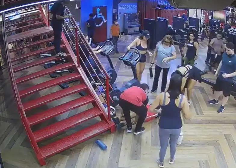 Imagens mostram tentativas de socorro a aluno que passou mal e morreu em academia de Fortaleza