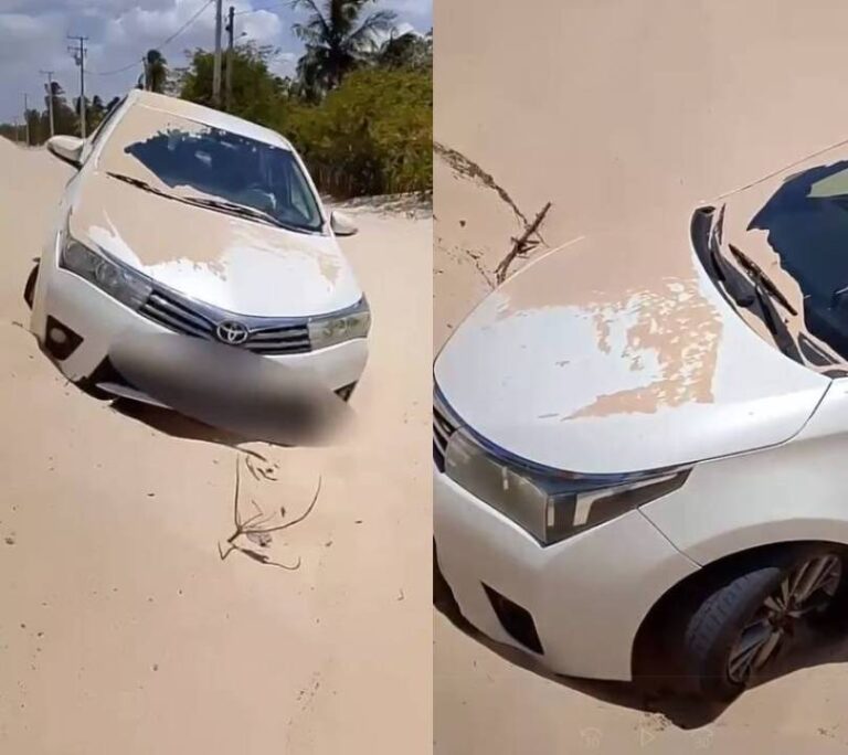 Carro colide com duna e atola em areia acumulada sobre rodovia estadual em Barroquinha, no Ceará
