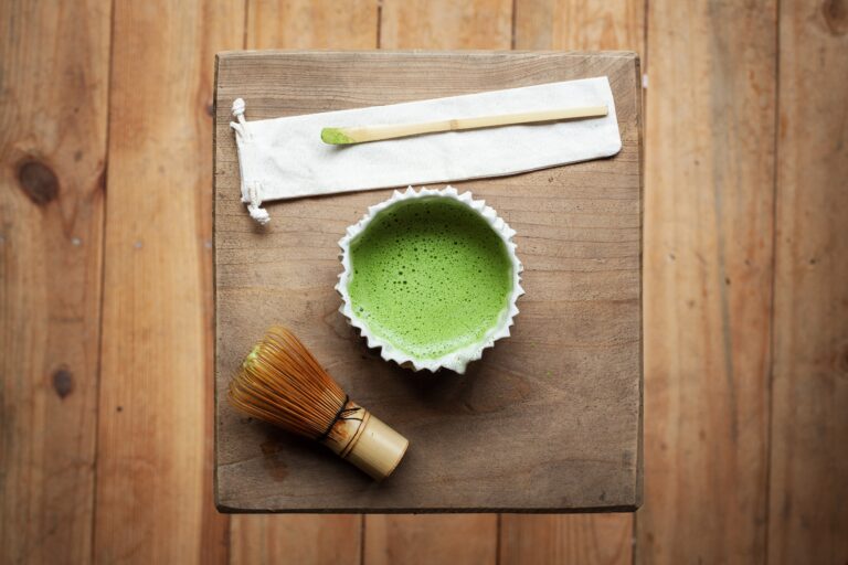 O matcha está acabando? Mudanças climáticas e boom de consumo ameaçam o chá-verde japonês