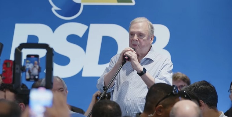 Tasso diz que Ciro terá missão de reconstruir o PSDB e resgatar “cultura de alegria” no Ceará