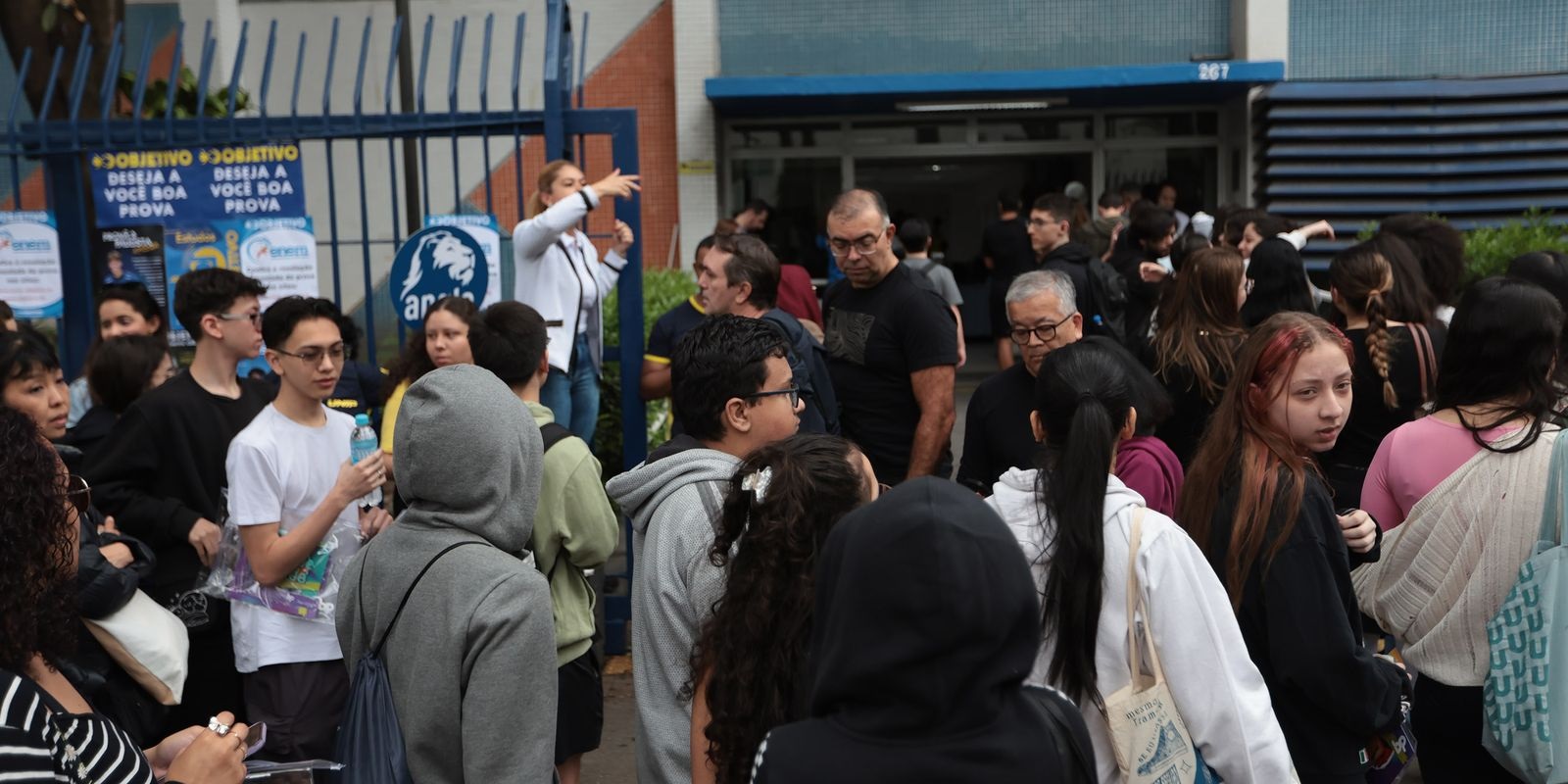 Enem 2025: Estudantes fazem prova de matemática e ciências da natureza neste domingo (16)