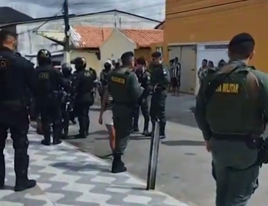 Três homens são mortos a tiros por criminosos em moto em Maranguape, no Ceará