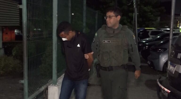 Homem tenta assaltar motorista por aplicativo e acaba sendo agredido por moradores em Fortaleza
