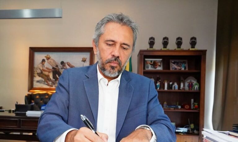 Elmano envia projeto para adequar o programa Ceará Educa Mais ao Novo Ensino Médio; entenda