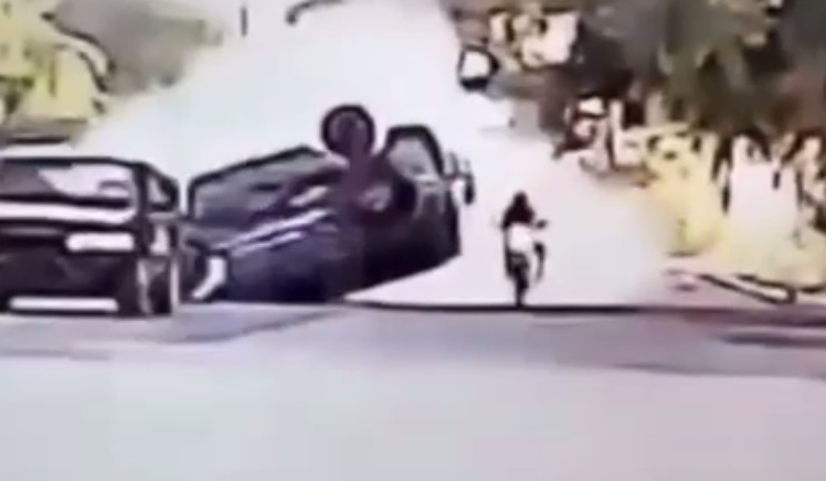 Carro capota em Barbalha, no Ceará, e quase atinge motociclista, que escapa ileso