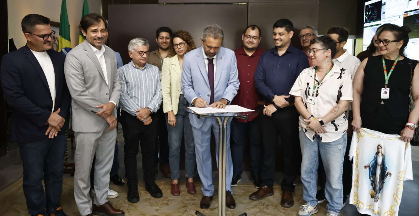 Elmano anuncia criação do Plano de Cargos e Carreiras para servidores da cultura no Ceará