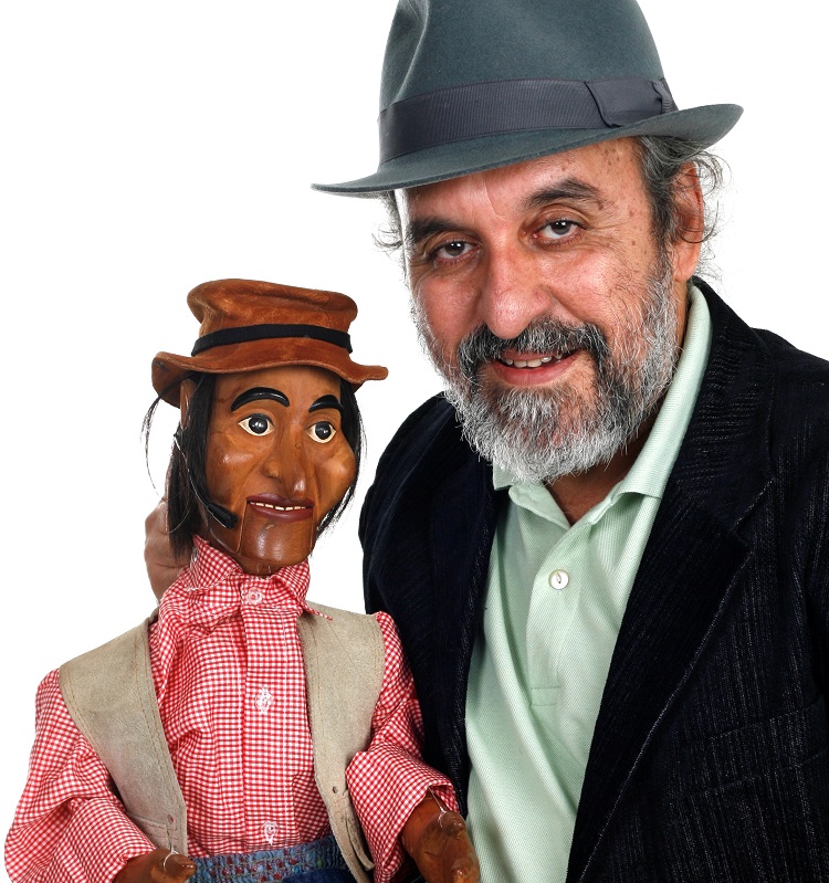 Humorista Augusto Bonequeiro morre aos 74 anos em Fortaleza