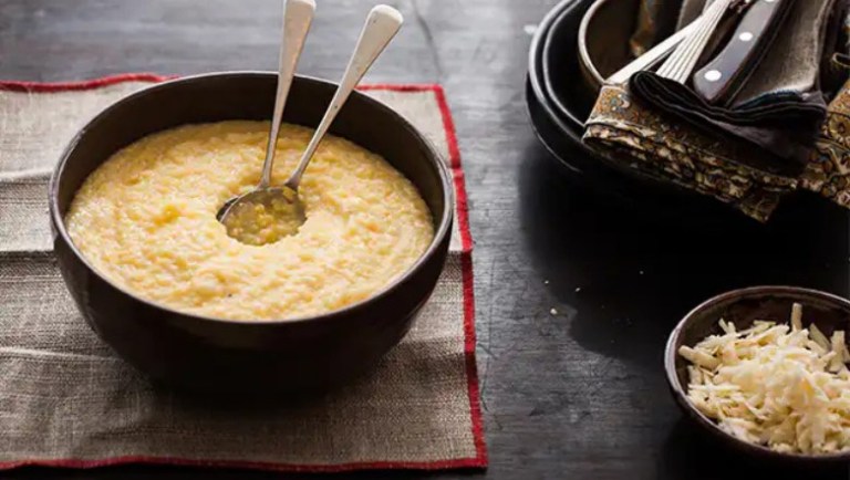 Um clássico cremoso: como fazer canjiquinha com queijo meia cura