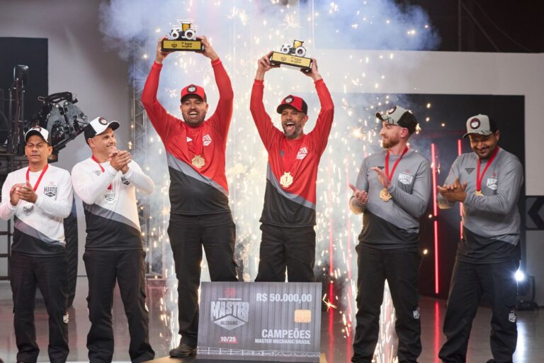 Mecânicos de Jataí (GO) e Itaú de Minas (MG) conquistam título de melhores do Brasil em reality show da Massey Ferguson