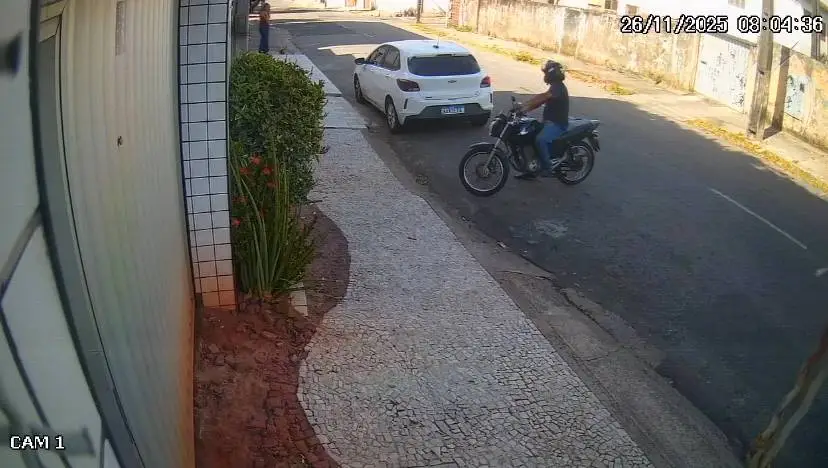 Mulher tem aliança roubada enquanto passeava com cachorro no Benfica