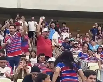 Torcedora do Fortaleza é proibida de entrar em estádios após hostilizar torcedores do Flamengo no Castelão