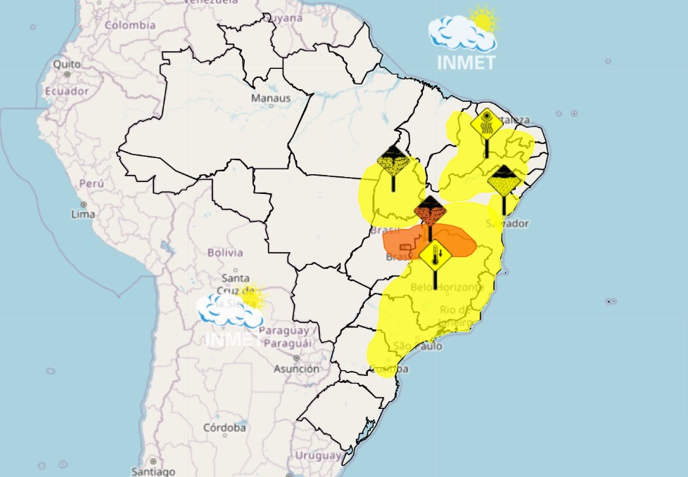 Ciclone se afasta do Brasil e chuva atinge região central