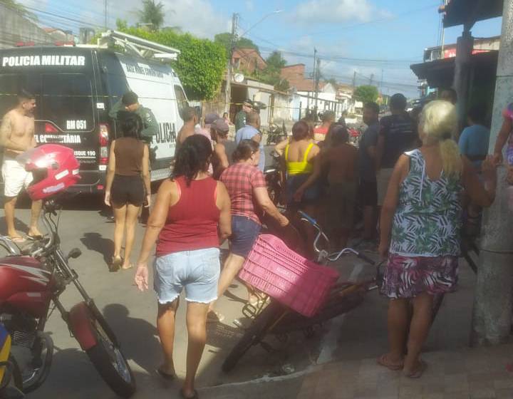 Casal é baleado enquanto caminhava por rua do bairro Pajuçara, em Maracanaú